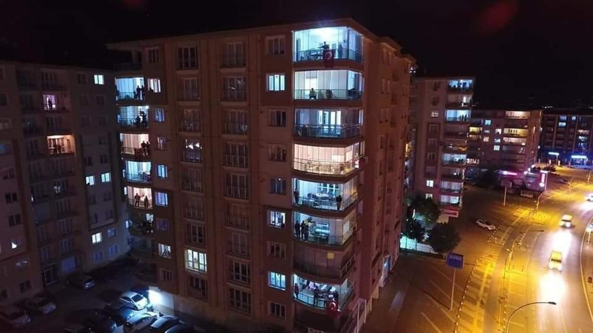 Malatya&rsquo;da 23 Nisan coşkusu evlerde yaşandı