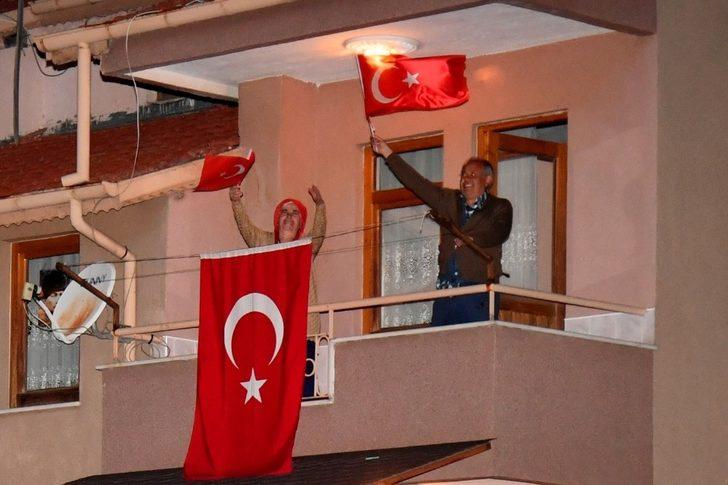 Isparta tek yürek oldu, coşku evlere sığmadı G2