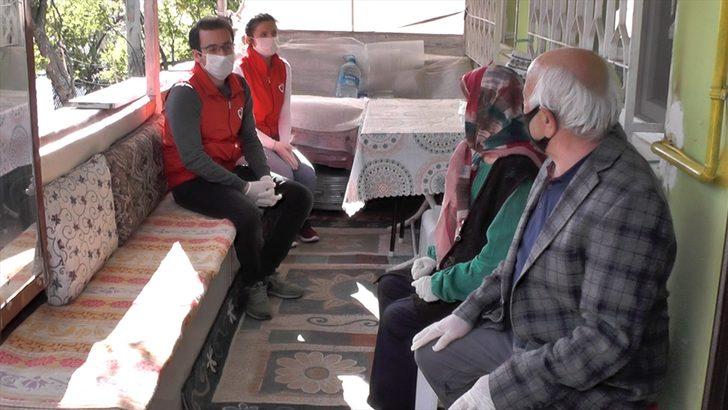 Evlerinden çıkamayan çifte Vefa Grubu'ndan sürpriz evlilik yıl dönümü kutlaması G2