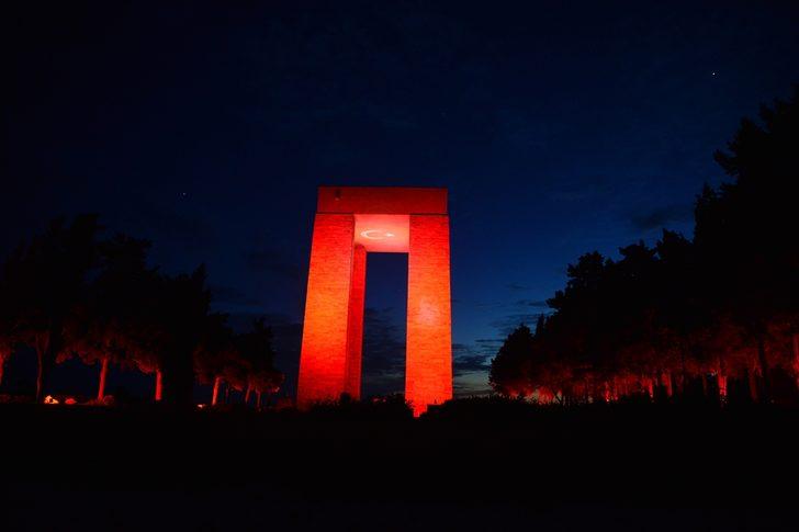 23 Nisan'ı "Şehitler Abidesi"nde kutladılar G2