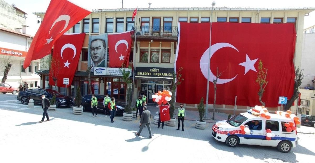 Emet&rsquo;te 23 Nisan coşkuyla kutlandı