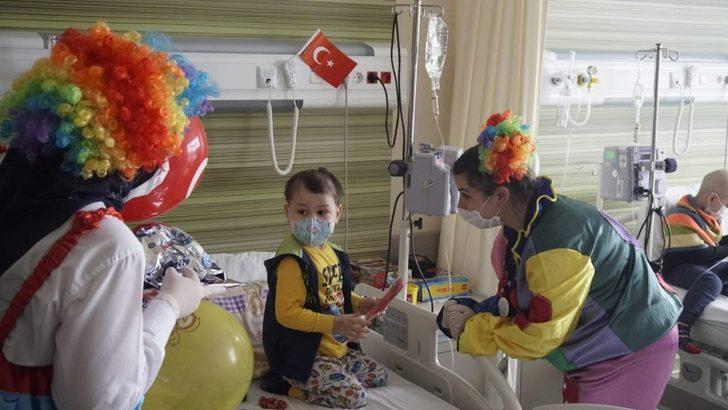 Şehir Hastanesi’nde tedavi gören çocukların 23 Nisan sevinci G4