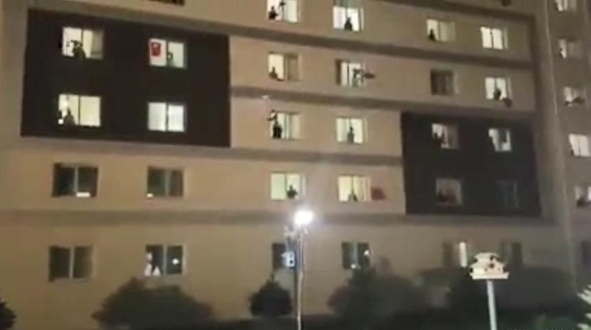 Karantinada İstiklal Marşı coşkusu