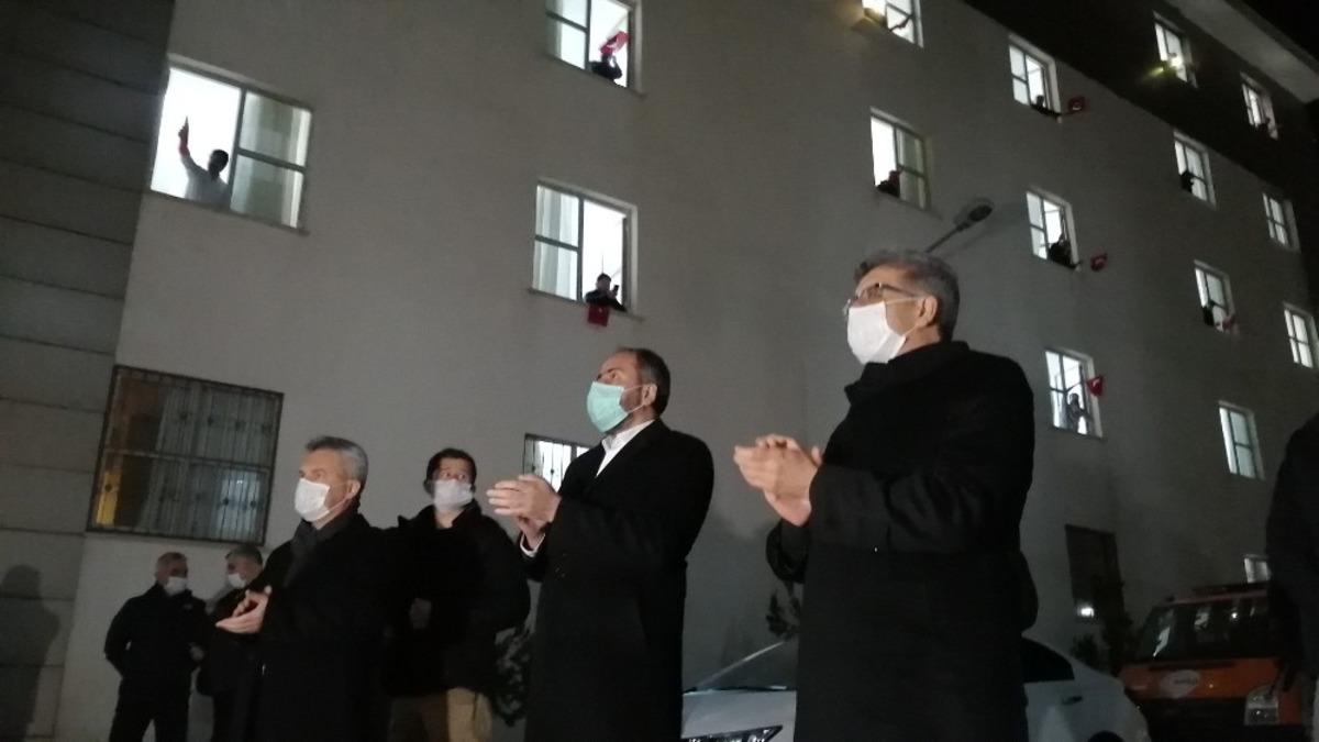 Van Valisi Bilmez karantinadaki vatandaşları ziyaret etti