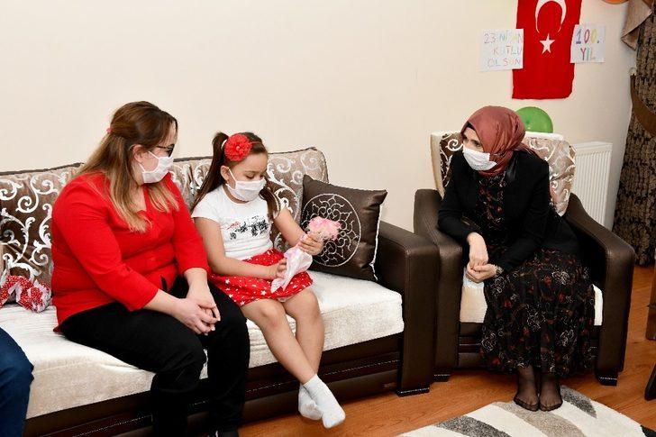 Vali Su’dan şehit ailesine ziyaret G3