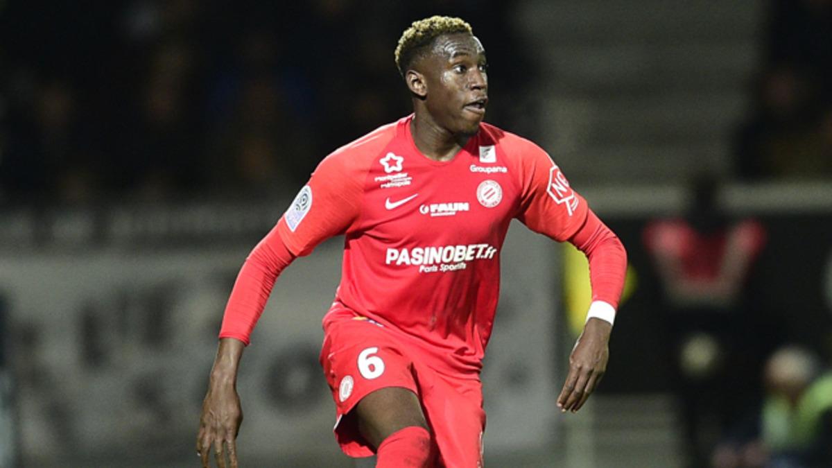 Fransız futbolcu Junior Sambia koronavir&uuml;s y&uuml;z&uuml;nden yoğun bakımda