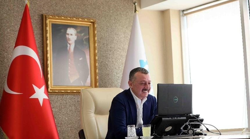 Başkan Büyükaydın, 23 Nisan çocuklarını video konferans ile kutladı