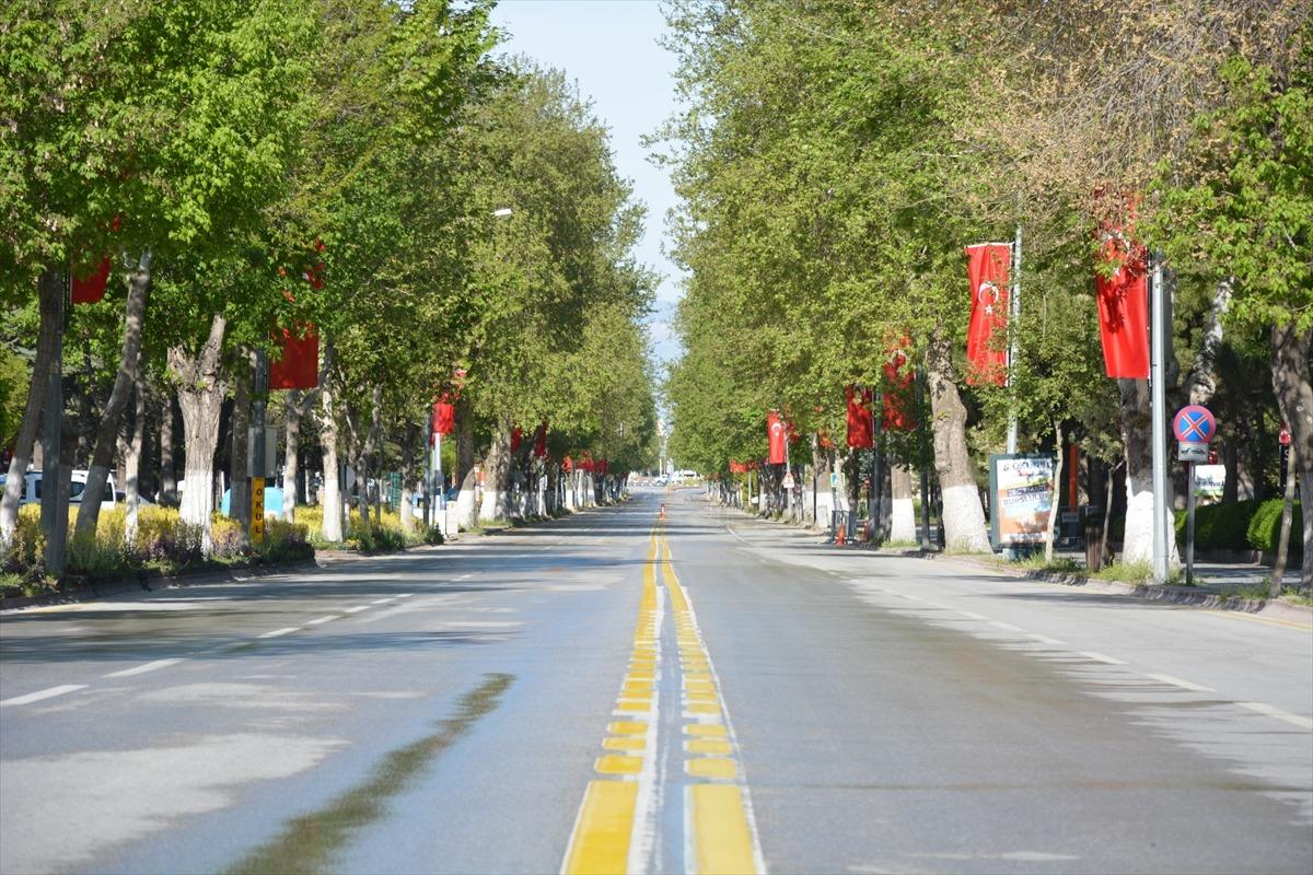 Gaziantep, Şanlıurfa, Malatya ve Kahramanmaraş'ta sokaklar boş kaldı