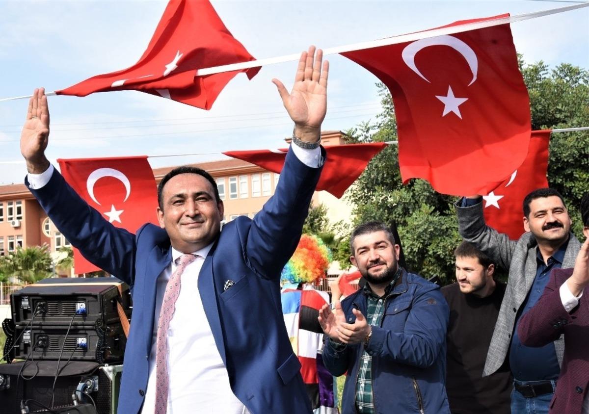 Başkan Yılmaz&rsquo;dan &ccedil;ocuklara 23 Nisan s&uuml;rprizi