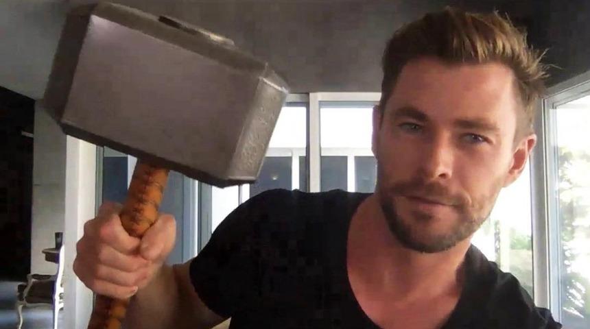 Thor yıldızı Chris Hemsworth, setten eşya çaldığını itiraf etti