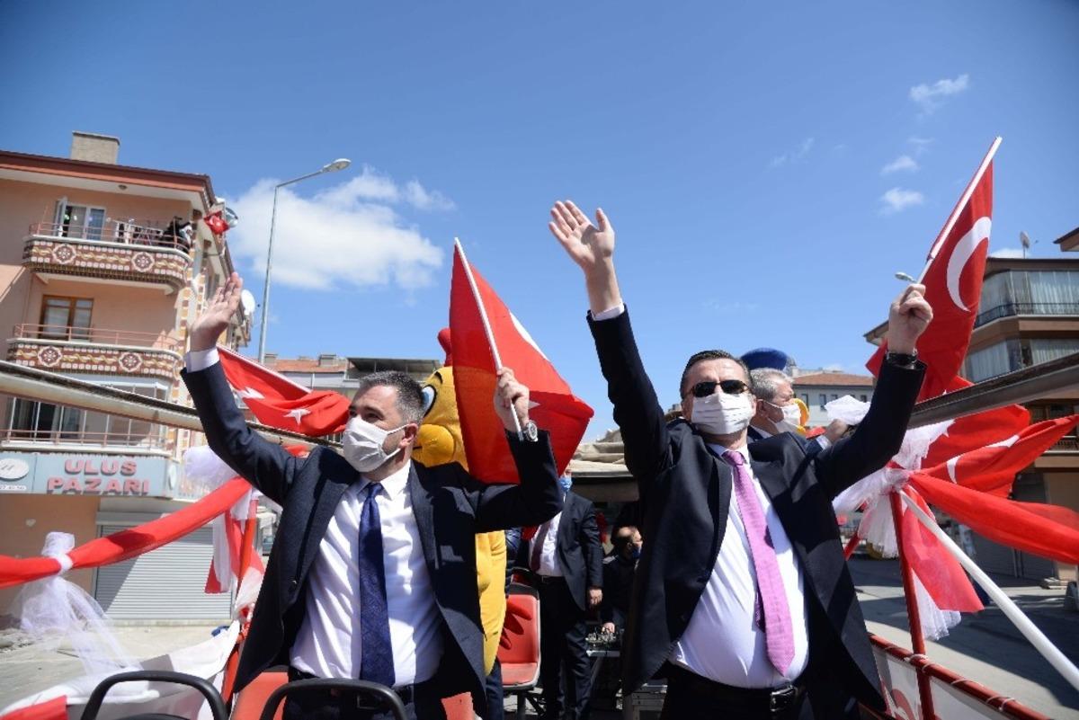 Pursaklar&rsquo;ın balkonlarında bayram coşkusu