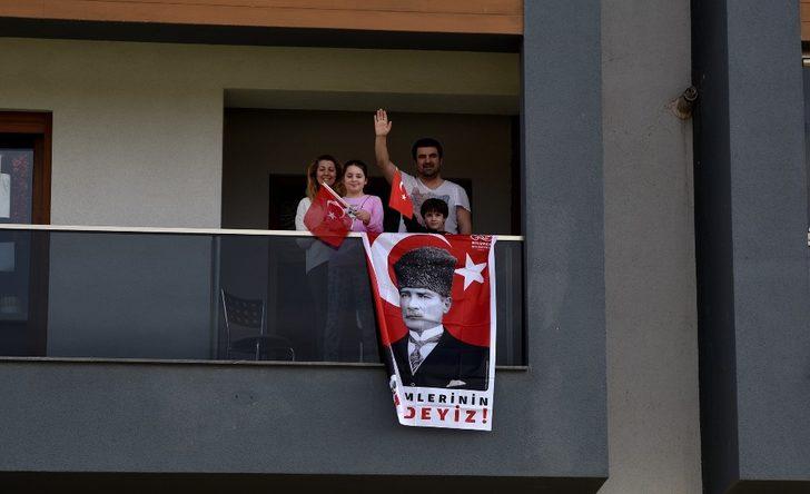 23 Nisan coşkusu evlere sığmadı G4