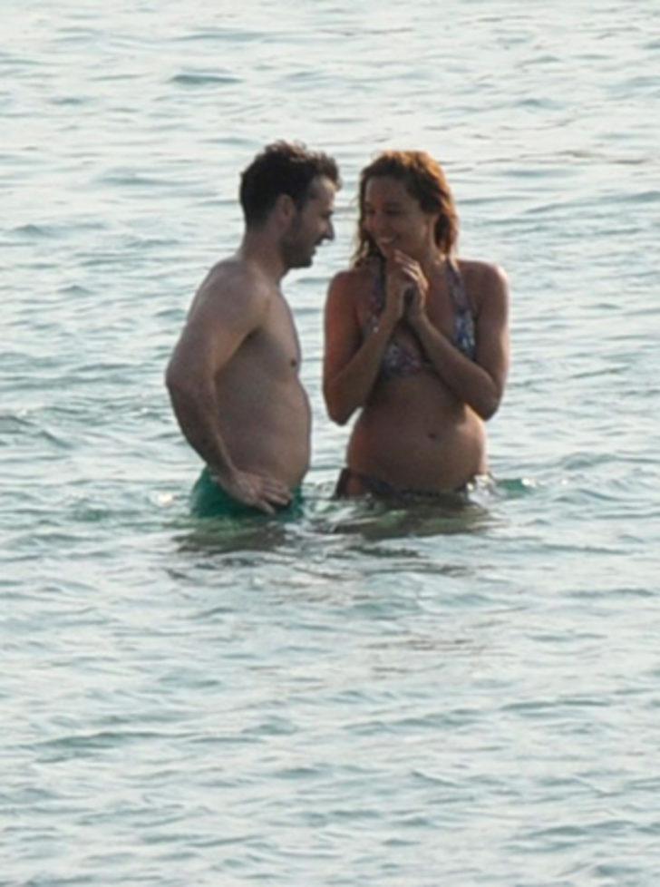 Azra Akın aşka geldi G2