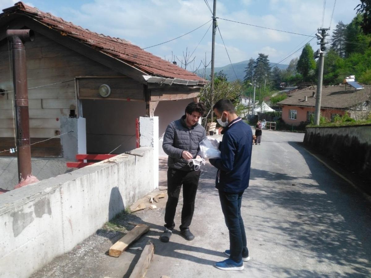 &Uuml;cretsiz maske dağıtımı başladı
