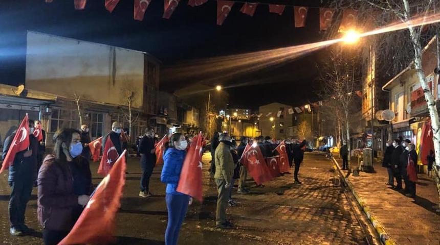 &Ccedil;ıldır&rsquo;da evlerde 23 Nisan coşkusu