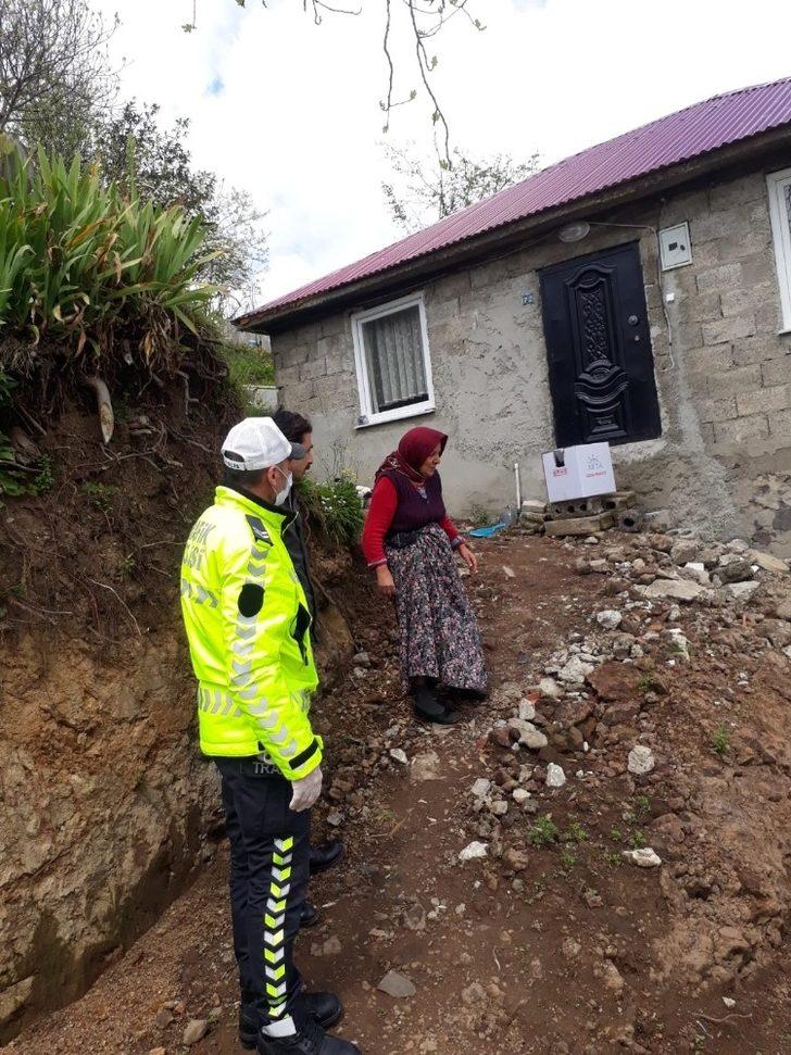Giresun Emniyet Müdürlüğü çalışanları yardıma muhtaçlar için Ramazan kolisi hazırladı G3