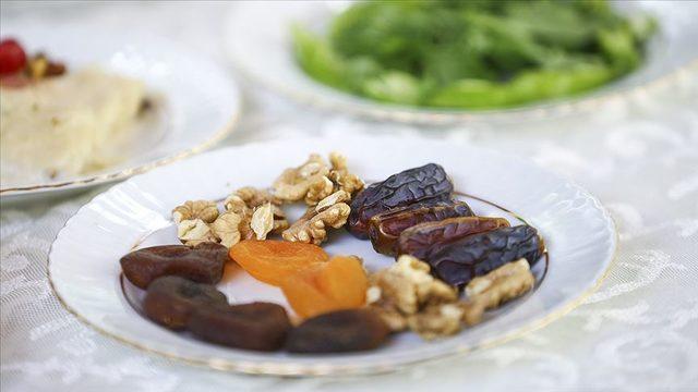 Şeker hastaları Ramazan'da oruç tutabilir mi? İşte oruç tutamayanlar ne yapacak?