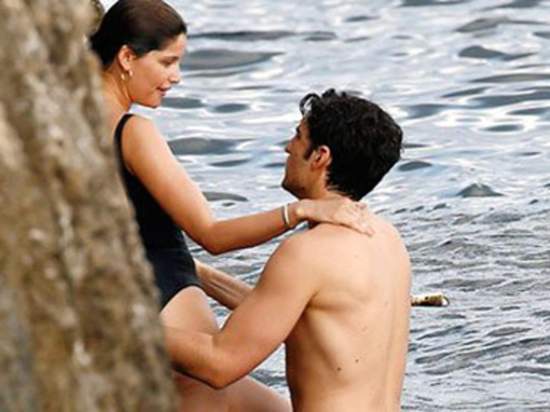 Laetitia Casta yeni sevgilisi ile tatilde