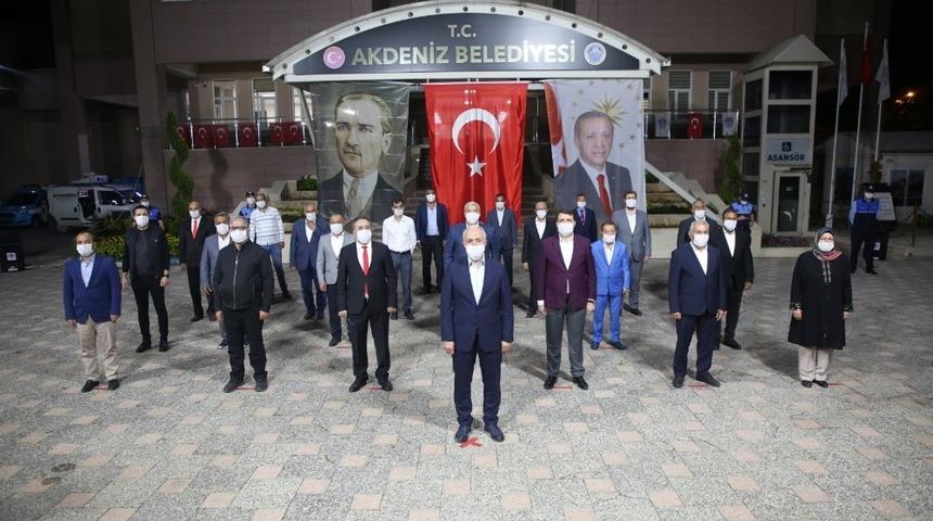Akdeniz Belediyesi &ouml;n&uuml;nde İstiklal Marşı okundu