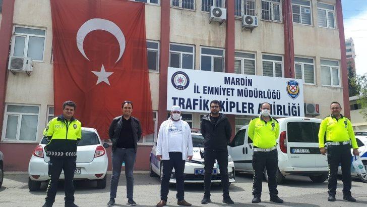 Aselcioğlu Sabunculuk polislere hijyen paketi hediye etti G3