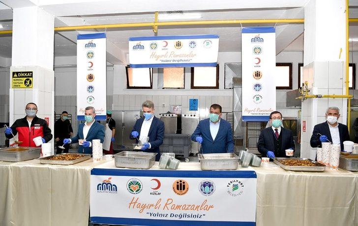 Malatya’da günde 2 bin yaşlı kişiye iftar yemeği G1