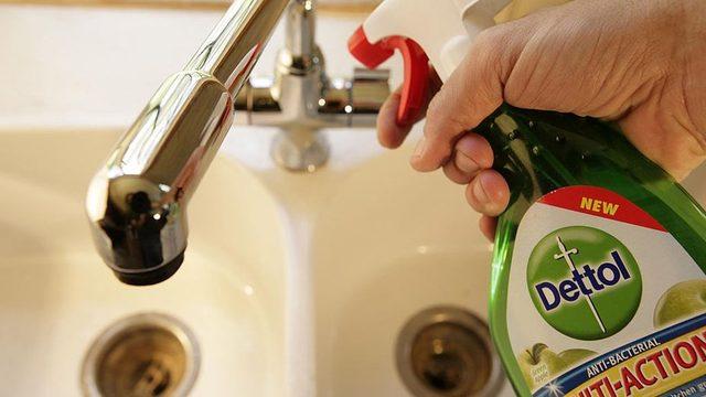 Trump'ın koronavirüse karşı 'vücuda dezenfektan enjekte edilmesi' ve 'ultraviyole ışık verilmesi' tavsiyeleri işe yarar mı?