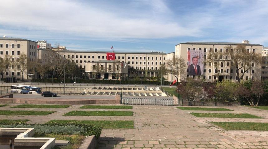 CHP milletvekili Veli Ağbaba 'Erdoğan'ın resmi var Atatürk'ün yok' mesajıyla paylaşmıştı! İçişleri Bakanlığı'ndan açıklama