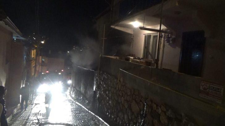 Amasya’da kokutan odunluk yangını G4