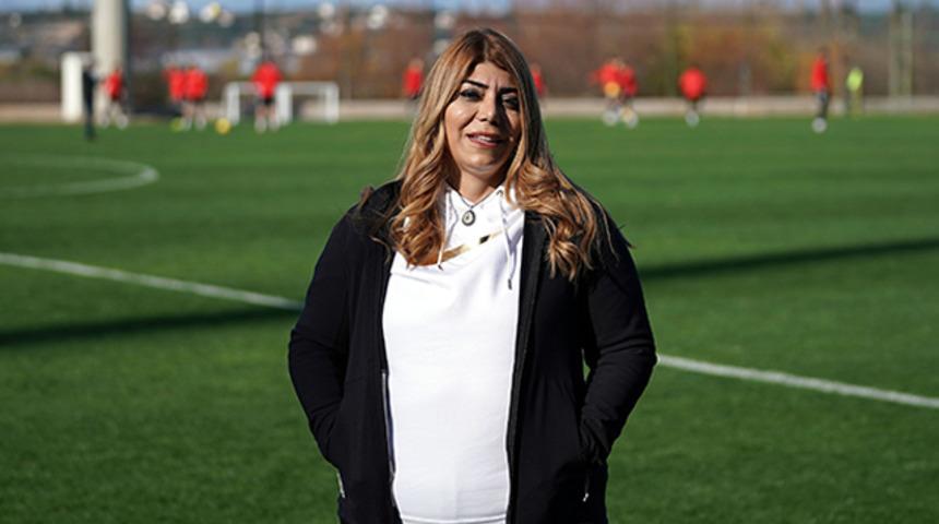 Berna Gözbaşı: Kulüp düşecek diye bırakıp gidecek değiliz