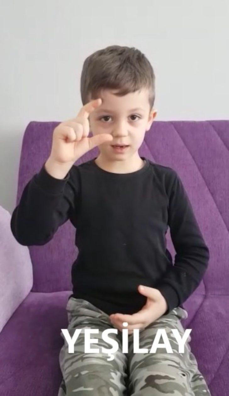 Miniklerden işaret dili ile ‘Evde kal, sağlıkla kal, iyi ki varsın Yeşilay’ mesajı G3