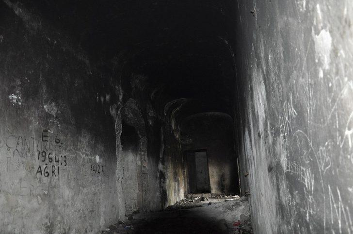 Kars’ta tarihi yapılar yok oluyor G4