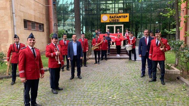 Gaziantep Lisesi mezunları çocuklar için bir araya geldi
