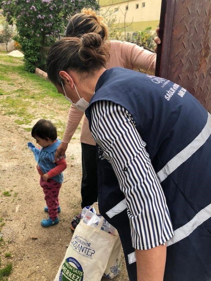 Gaziantep’te sıcak yemek ve gıda paketi yardımı G2