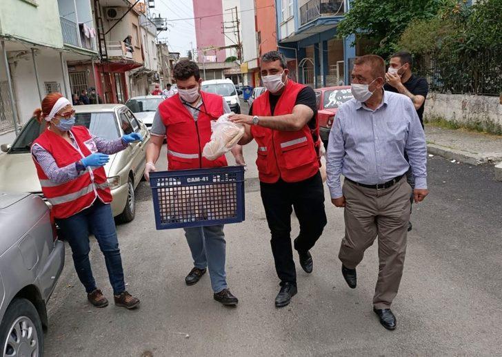 Vatandaşlara sıcak iftar yemeği dağıtıldı G2