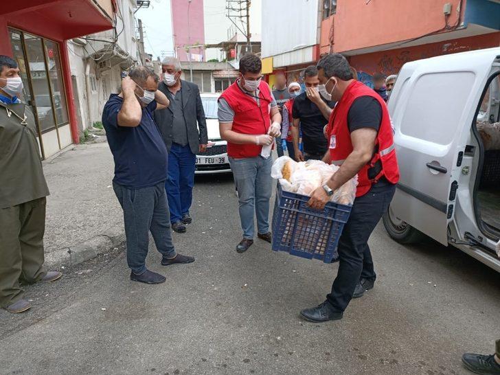 Vatandaşlara sıcak iftar yemeği dağıtıldı G3