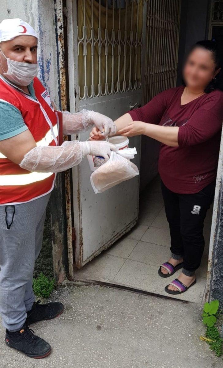 Vatandaşlara sıcak iftar yemeği dağıtıldı G5