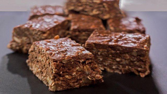 Birbirinden farklı 4 pratik sahur tarifi! Lavaş, kroket, çikolatalı bar...