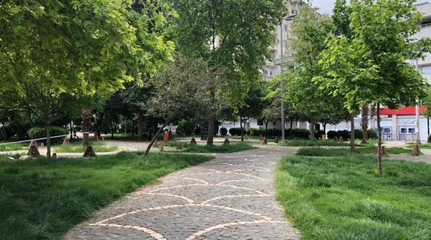 Kızıltepe Cumhuriyet Meydanı sessizliğe b&uuml;r&uuml;nd&uuml;