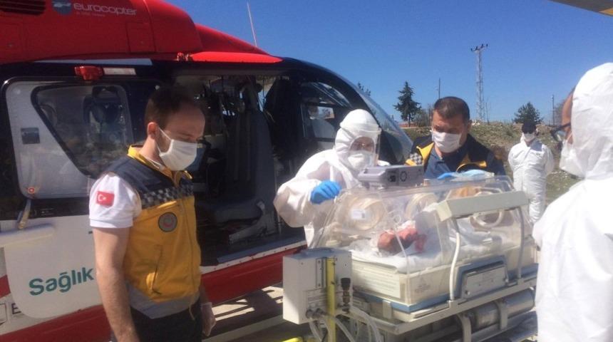 Yeni doğan bebek i&ccedil;in ambulans helikopter havalandı