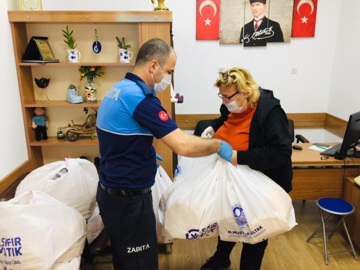 Akdeniz Belediyesi&rsquo;nden vatandaşlara Ramazan pidesi