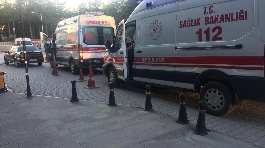 Tuz ruhu i&ccedil;en &uuml;&ccedil; &ccedil;ocuk hastaneye kaldırıldı