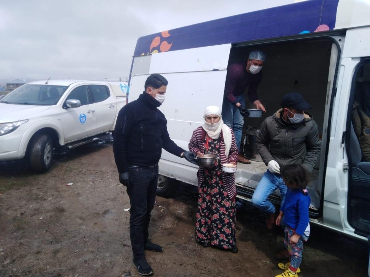 &Ccedil;aldıran&rsquo;da 600 aileye sıcak yemek