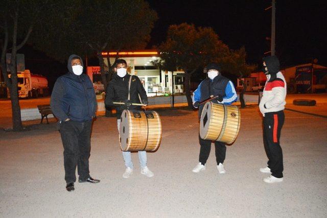 Ayvalık’ta sahur davulcuları destek bekliyor