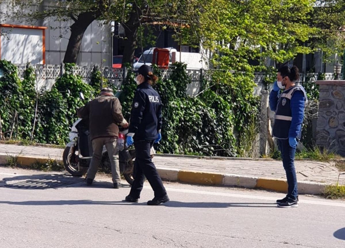 Erdek&rsquo;te sokağa &ccedil;ıkan 13 kişiye para cezası