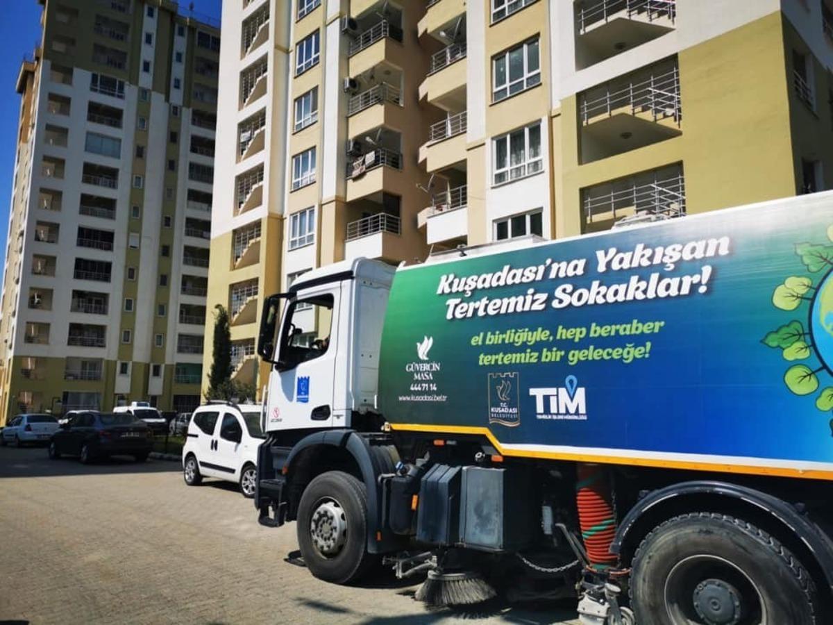 Kuşadası&rsquo;nda temizlik ve dezenfekte &ccedil;alışmaları s&uuml;r&uuml;yor