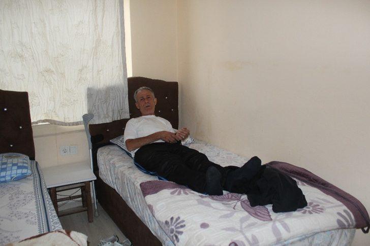 Aftan çıkıp sokakta yaşayan vatandaşa yardım gecikmedi G3