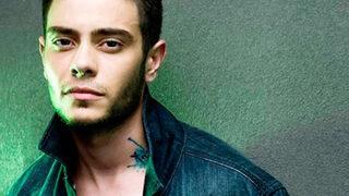 Rüzgar Erkoçlar'ın kaslı vücudu olay yarattı