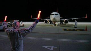 Nijerya ve Gana'dan 133 Türk vatandaşı İzmir'e getirildi