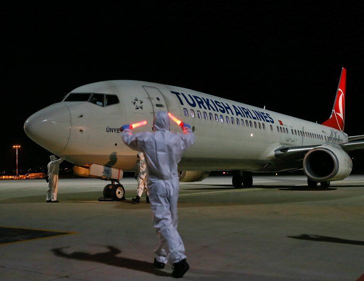 Nijerya ve Gana'dan 133 Türk vatandaşı İzmir'e getirildi G2