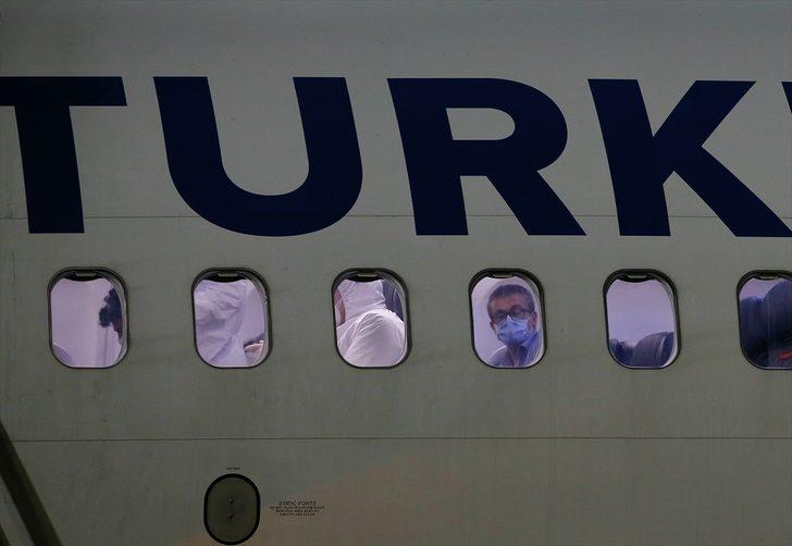 Nijerya ve Gana'dan 133 Türk vatandaşı İzmir'e getirildi G3